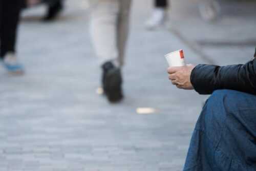 European Parliament calls to eradicate poverty in the EU by 2035