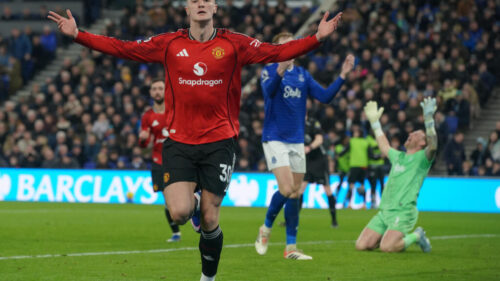 Premier League: Manchester United keep unbeaten streak alive with win over Everton