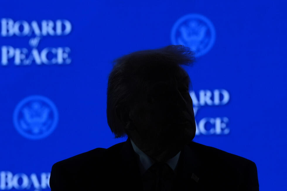 US President Donald Trump's threats to slap tariffs on any country that resisted his bid to annex Greenland cast a shadow over the World Economic Forum in Davos, Switzerland.