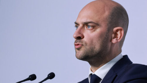 France rebukes Lavrov, says Russia does not defend international law