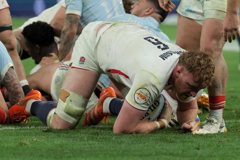 England lock Ollie Chessum scored two tries and made another