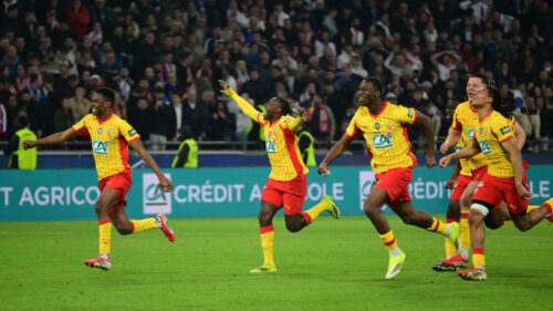 Lens reach French Cup quarter-finals after beating Lyon on penalties