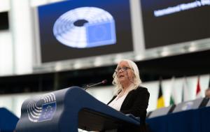 Press release – International Women’s Day: call to act against cyberbullying