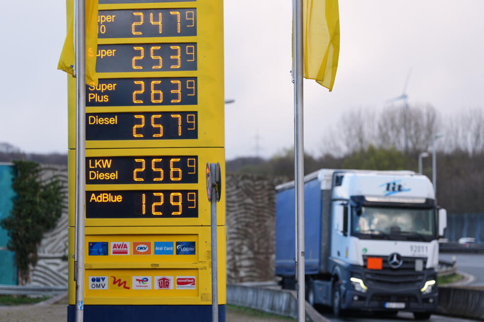 A fuel station shows record prices during the oil crisis due to the war in Iran in Gelsenkirchen, Germany.