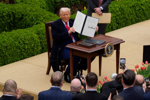 Hedge funds think they can make a killing on Trump tariff refunds