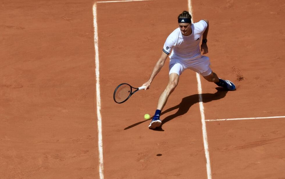 Alexander Zverev shows how to slide on clay during his first-round win over France's Benjamin Bonzi