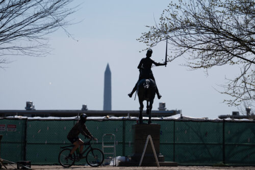 The D.C. mayor race’s ‘delicate dance’