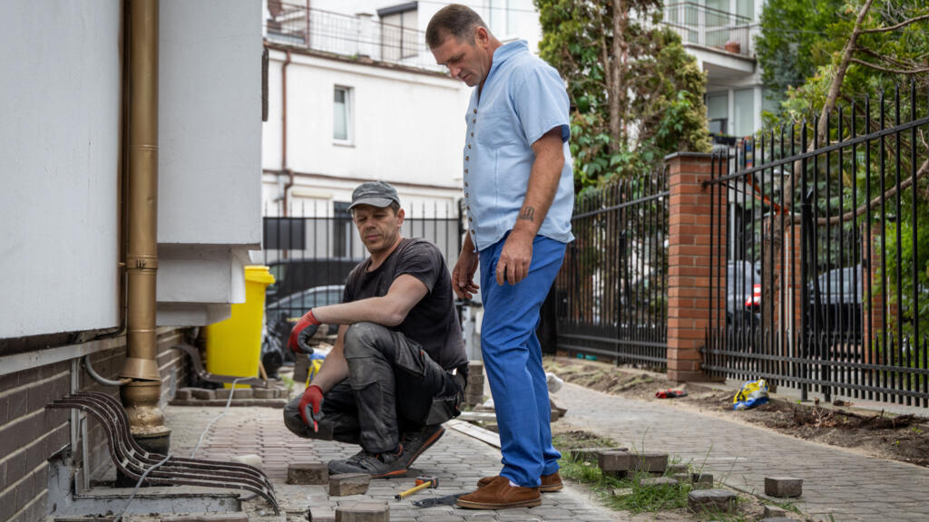 In Poland, Ukrainian refugees help drive economic growth